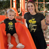 マイ開花パーソナライズされたデイネーム感動的女性 Tシャツ