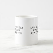 マイ・コンピュータから遠くに コーヒーマグカップ (中央)