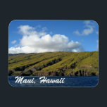 マウイハワイビューティフル海マウンテンズ写真 マグネット<br><div class="desc">ハワイのマウイにあるマアラエア湾の美しい写真。美しかわいらしい丘のてっぺんに、風車と白い雲が浮かぶ、華やかな青い海の海峡に面する緑の山々。この景色は休暇中にハワイアンや観光客に愛される。</div>