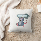 マウスをナースとしてシリンジ.PNG クッション (ブランケット)