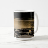 マウメ川の上の日の出 コーヒーマグカップ (正面右)