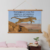 マウンテンクーガーは2つの山を越えてジャンプ。 吊り下げ型タペストリー (寝室)