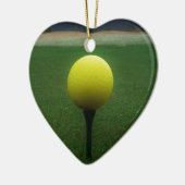 マウンテンゴルフ場のイエローゴルフボール セラミックオーナメント (左)
