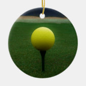 マウンテンゴルフ場のイエローゴルフボール セラミックオーナメント (正面)