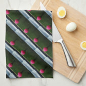 マウンテンゴルフ場のピンクゴルフボール キッチンタオル (四つ折り)