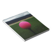 マウンテンゴルフ場のピンクゴルフボール ノートパッド (アングル)