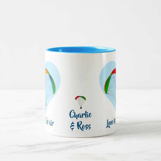 マウンテンスポーツの愛が放送されパーソナライズされたる ツートーンマグカップ (中央)