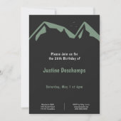 マウンテンズイングリーン – ブラック誕生日招待状 招待状 (正面)