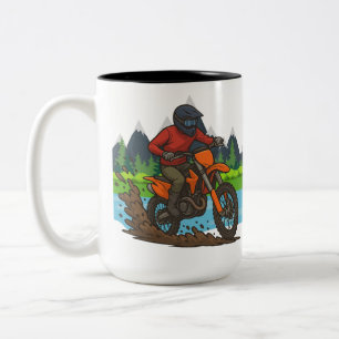マウンテントレイルダートバイクもしくは自転車に乗る人 ツートーンマグカップ