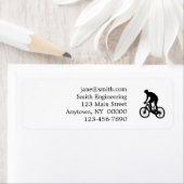 マウンテンバイクのシルエット-背景色を選択 ラベル (インサイチュ)