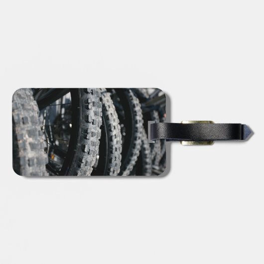 マウンテンバイクのタイヤ ラゲッジタグ (裏面横)