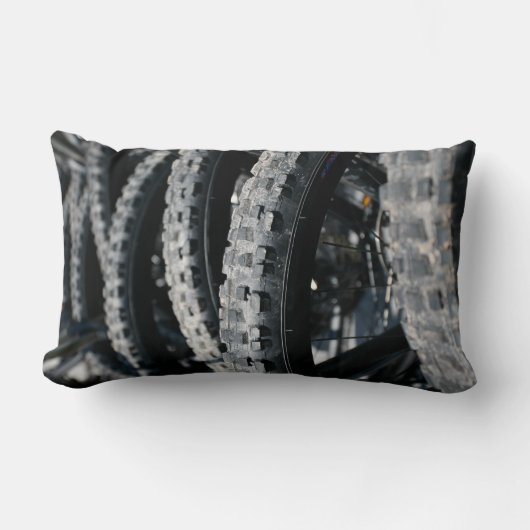 マウンテンバイクのタイヤ ランバークッション (正面)