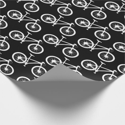 マウンテンバイクもしくは自転車に乗る人サイクリングサイクリスト誕生日 ラッピングペーパー (角)
