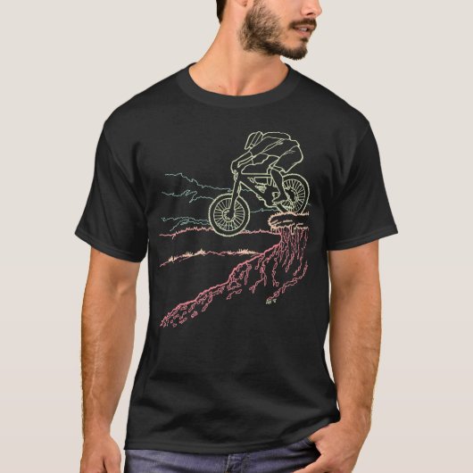 マウンテンバイクもしくは自転車に乗る人 Tシャツ (正面)