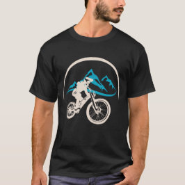 マウンテンバイクもしくは自転車に乗る人 Tシャツ