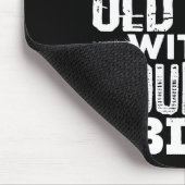 マウンテンバイクを持つ老人を甘く見ない マウスパッド (コーナー)