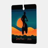 マウンテンバイクパーソナライズされたサンセットクリスマス メタルオーナメント (正面左)