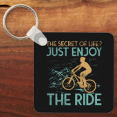 マウンテンバイクマウンテンバイクもしくは自転車に乗る人 キーホルダー (正面)