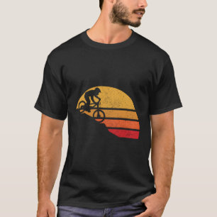 マウンテンバイクMTBダウンヒルサイクリングサイクリングバイクもしくは自転車に乗る人 Tシャツ