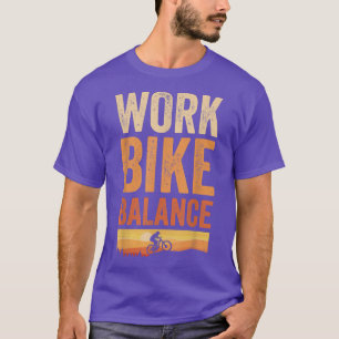 マウンテンバイクMTBワークバイクバランスバイクもしくは自転車に乗る人 Tシャツ