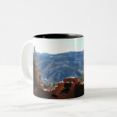 マウンテンビューfrom Cliff Dwellings ツートーンマグカップ (正面左)