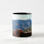 マウンテンビューfrom Cliff Dwellings ツートーンマグカップ (中央)