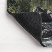 マウンテンリバーの険しい風景の写真 マウスパッド (コーナー)