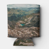 マウンテンレイクワイルドライフ：セレニティの上昇 缶クーラー (裏面)