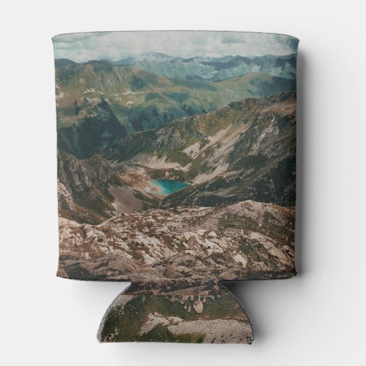 マウンテンレイクワイルドライフ：セレニティの上昇 缶クーラー (裏面)