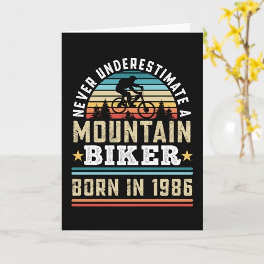 マウンテン生まれバイクもしくは自転車に乗る人1986年40回目の誕生日ギフトMTB カード (黄色い花)
