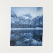 マウン威厳のあるトマンガルト反射フシネ湖 タペストリー (正面)