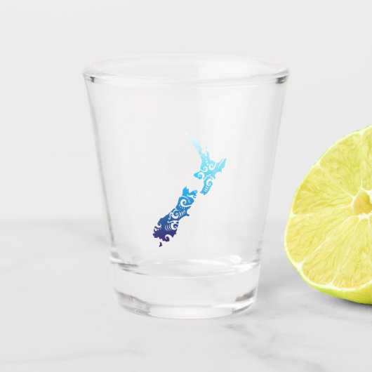 マオリニュージーランドマップトライバルタトゥーギフトアイディア ショットグラス (正面)