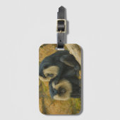 マカクボンド – グルーミング儀式 ラゲッジタグ (正面縦)