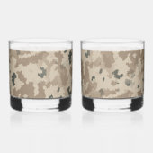 マカビーシールドとスピアーズ砂漠 ウイスキーグラス (左)