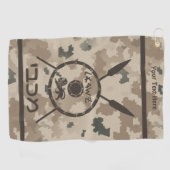 マカビーシールドと槍 – 砂漠 ゴルフタオル (横)