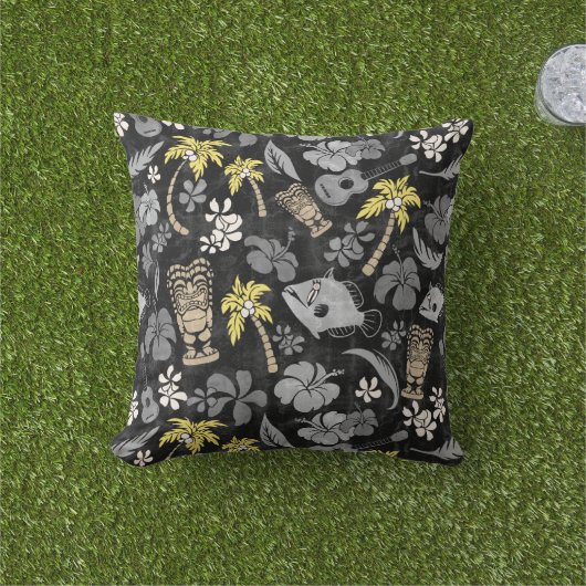 マカプービーチハワイアンろうけつ染め – ニュートラル アウトドアクッション (芝生)