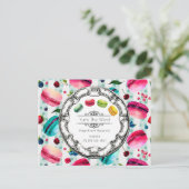 マカロンフランスのペストリー・イン・ウォーターカスタム・カラー ポストカード (スタンド正面)