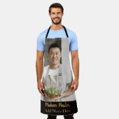 マカンパーソナライズされたマスターオールオーバープリントエプロン エプロン (着用した状態)