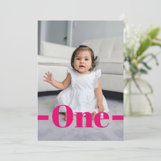 マガジンカバースタイルピンクフォトガール1st誕生日 招待状 (スタンド正面)