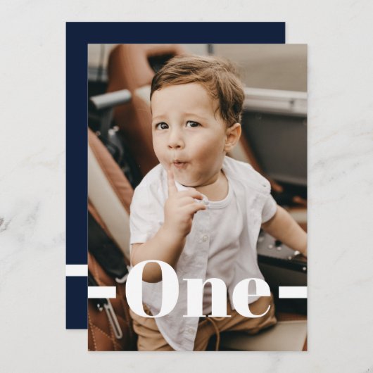 マガジンカバースタイルブルーフォトボーイ1歳の誕生日 招待状 (正面/裏面)