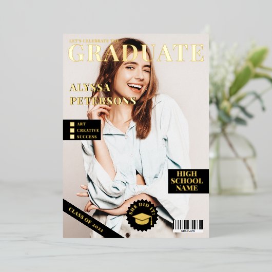 マガジンカバー2枚の写真黒の卒業金ゴールド 箔招待状 (立ち正面)