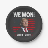 マガ誇りを持ったー大統領トランプ氏が成熟の日を制した ペーパープレート (正面)