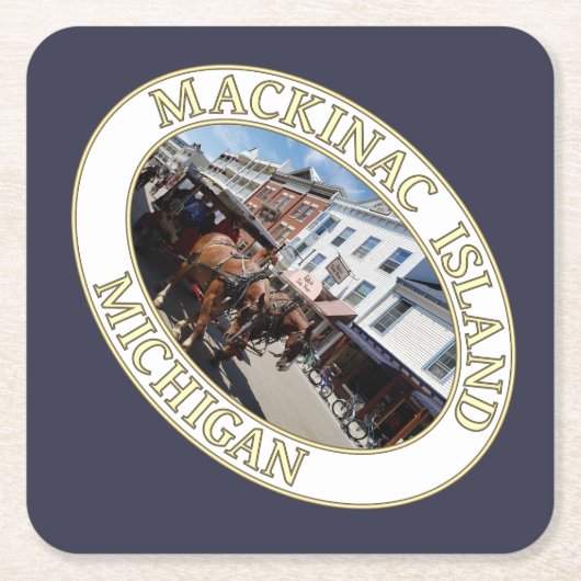 マキナック島のダウンタウンにある馬と馬車(MI) スクエアペーパーコースター (正面)