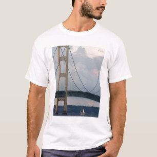 マキナック橋、ミシガン州、アメリカ Tシャツ