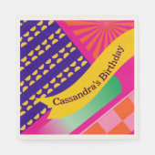 マクシマリスト誕生日繰り返しパターカラフルン スタンダードランチョンナプキン (正面)