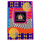 マクシマリズムカラフル誕生日市松模様にフローラ ミディアムペーパーバッグ (正面)