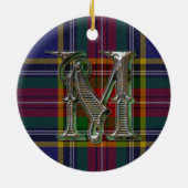マクベスの格子縞のモノグラムのオーナメント セラミックオーナメント (裏面)