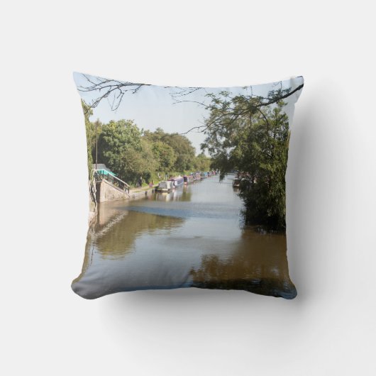 マクレスフィールドカナルハイヤーポイントンチェシャ クッション (正面)