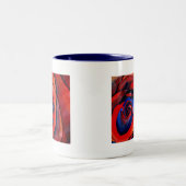 マクロレッドローズ抽象芸術絵画アート ツートーンマグカップ (中央)