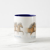 マグのまわりのアイスランドの夢の~の覆い ツートーンマグカップ (中央)